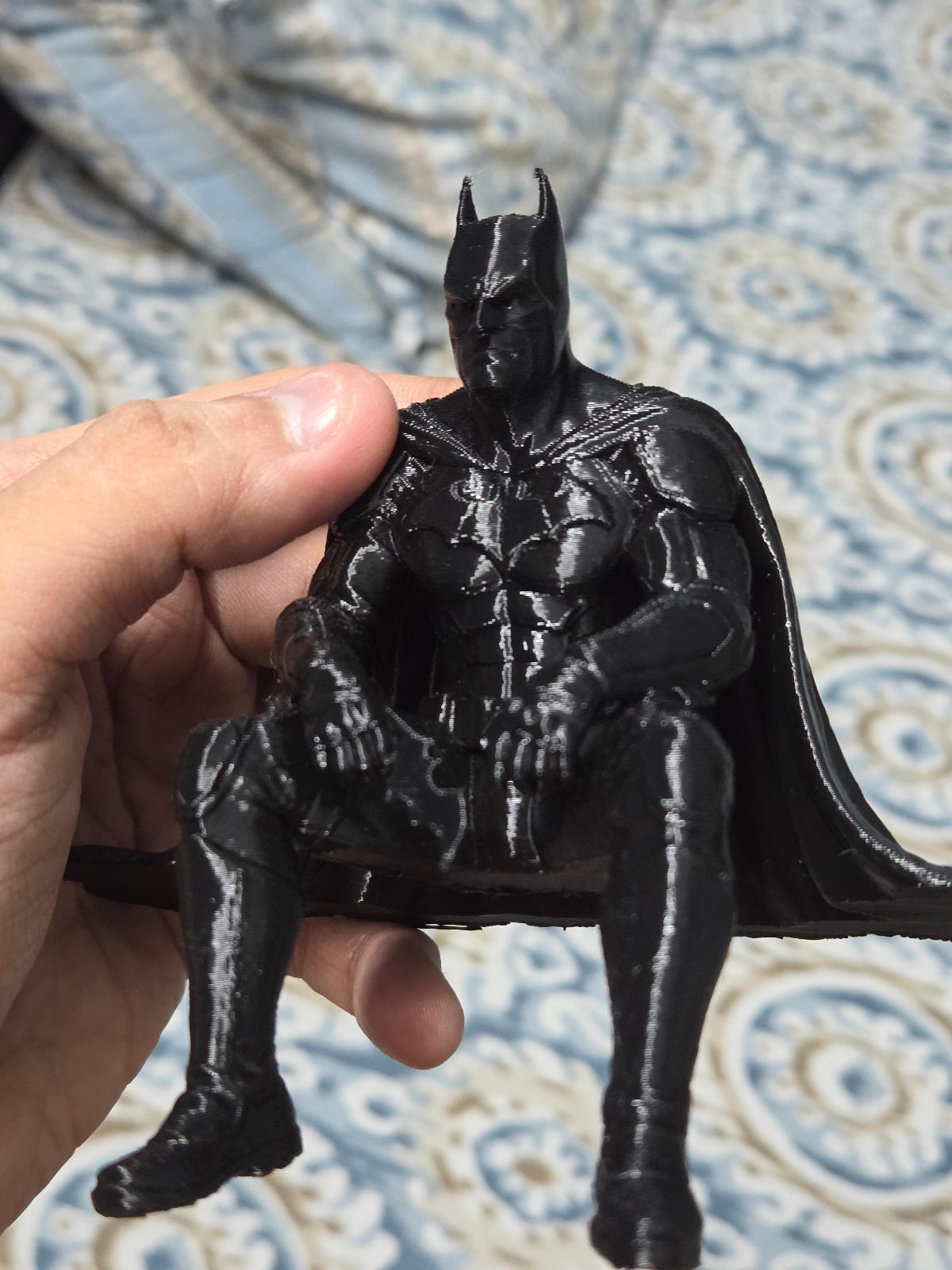 I am Batman. I mean I'm not Batman.. this is what Batman would say.. anyway, it can sit anywhere!